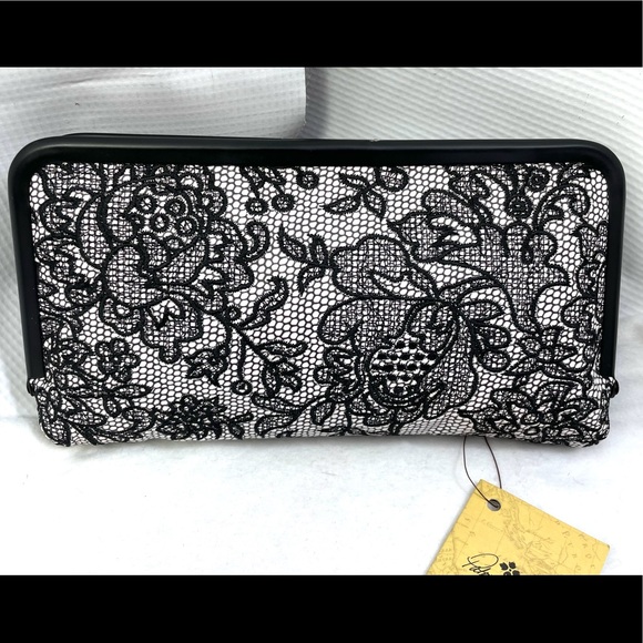 Patricia Nash Handbags - Patricia Nash Chantilly Lace ClutchWallet.Defected